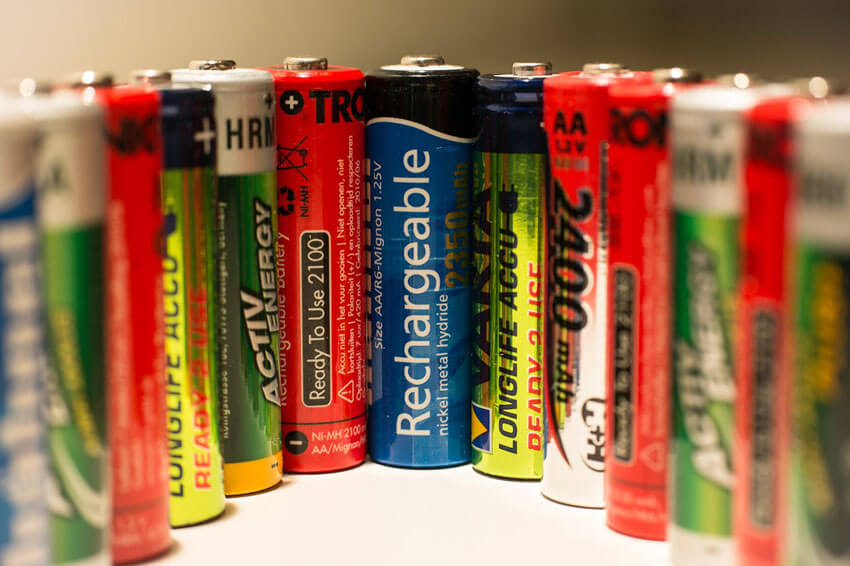 kolorowe baterie typu paluszek